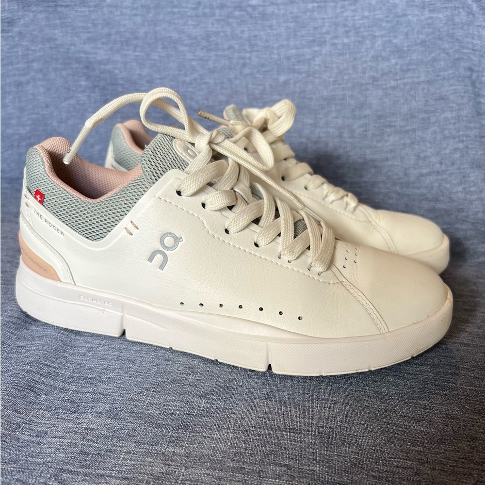 On Running The Roger Advantage Collection Women’s Athletic Sneakers